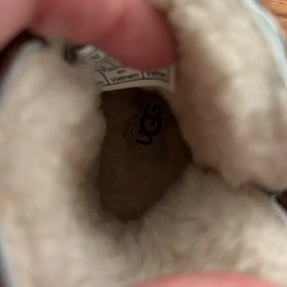 UGGS Keelan Suede Shearling Unisex Baby Booties Shoes Chestnut 0/1 NEW - Picture 4 of 5